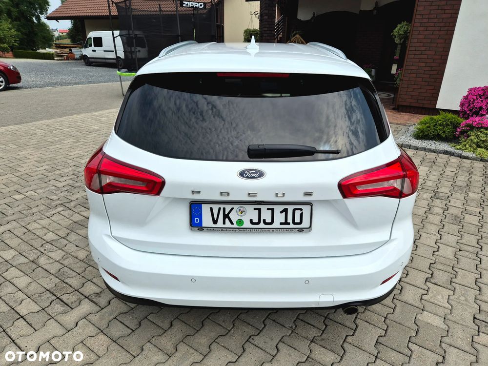 Ford Focus 2.0 EcoBlue Titanium - 11