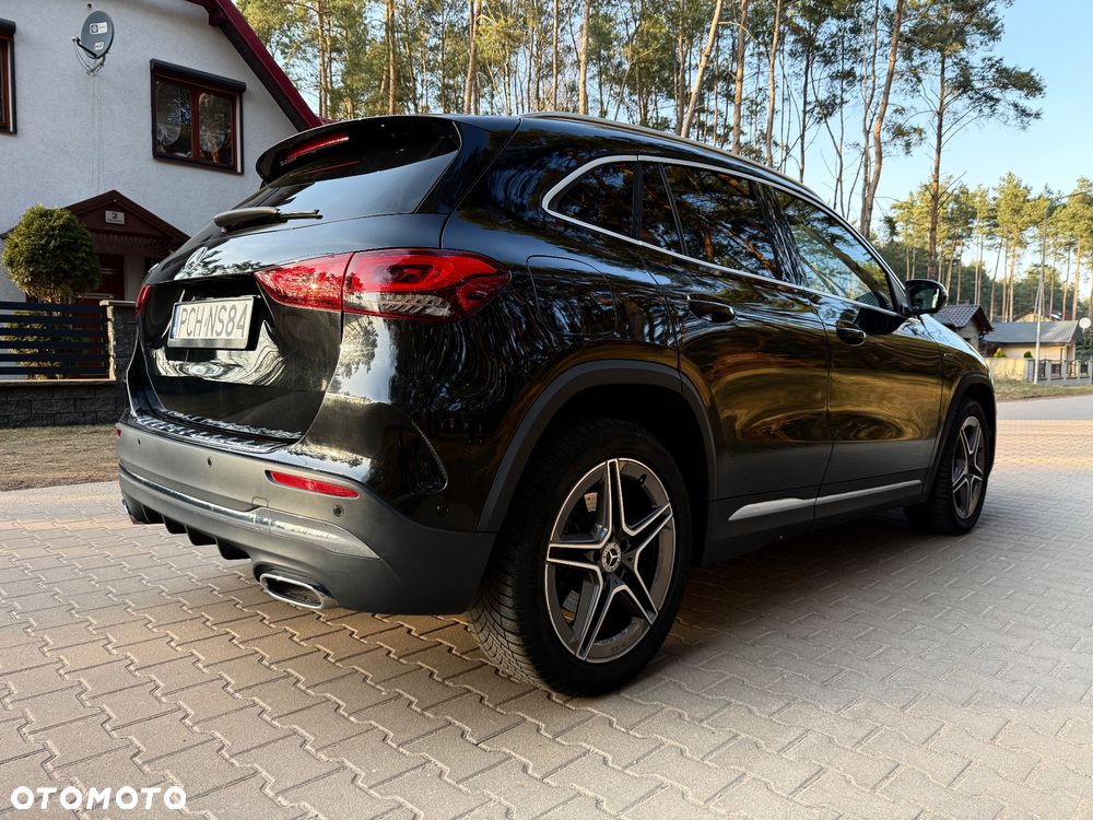 Mercedes-Benz GLA - 10