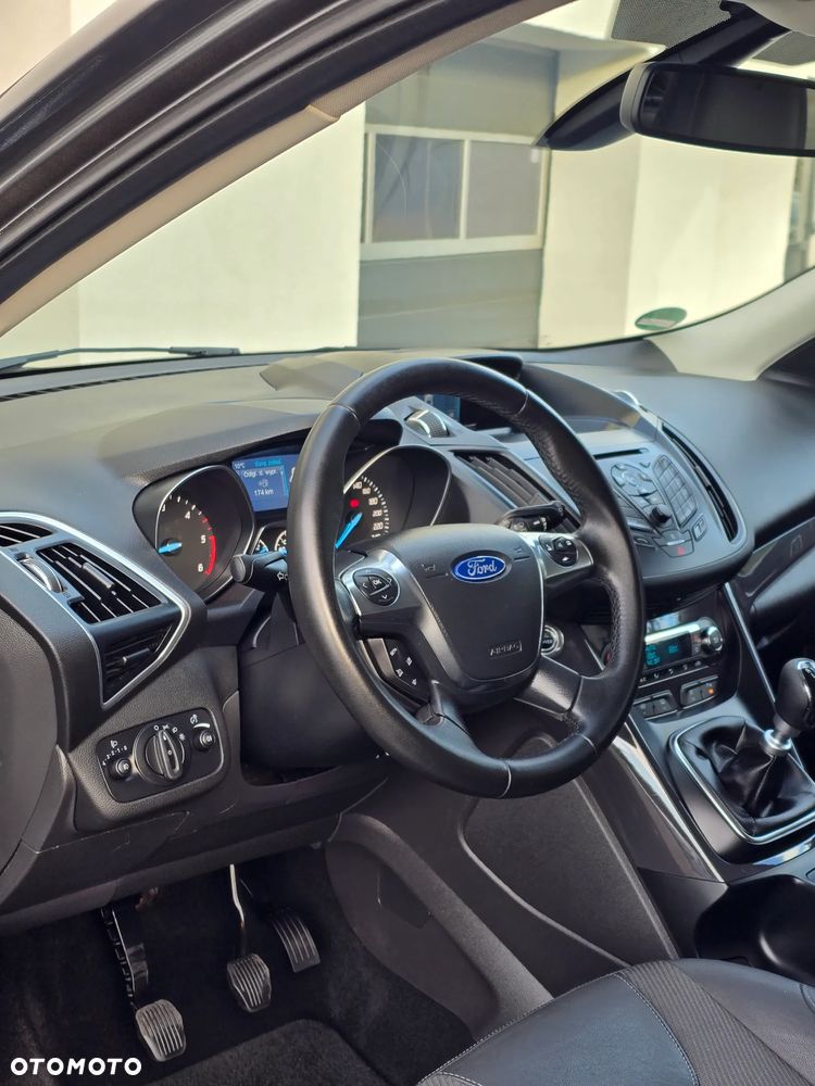 Ford Kuga 2.0 TDCi 2x4 Titanium - 6