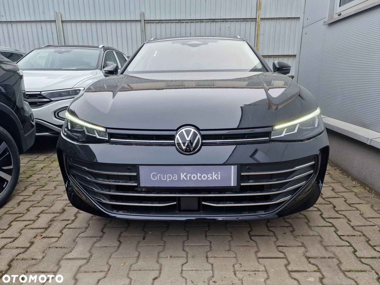 Volkswagen Passat - 2