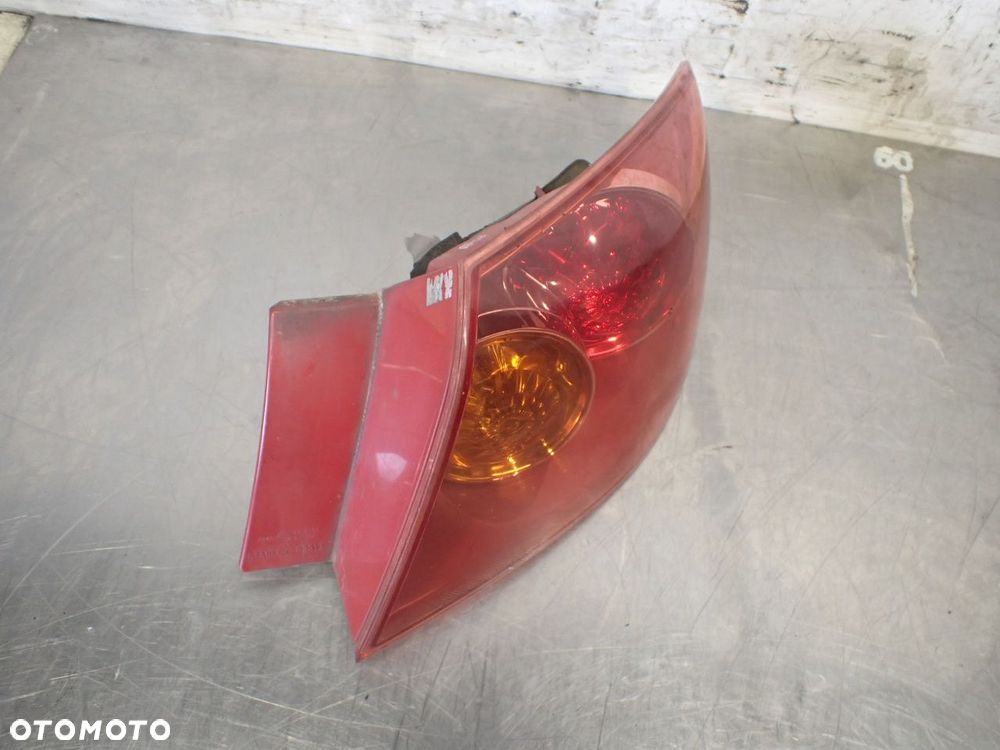LAMPA PRAWA TYLNA MAZDA 3 1.6 - 2