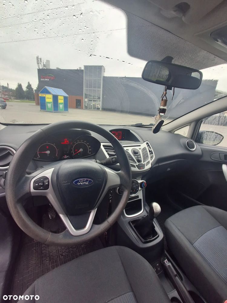 Ford Fiesta 1.4 TDCi Ambiente - 17