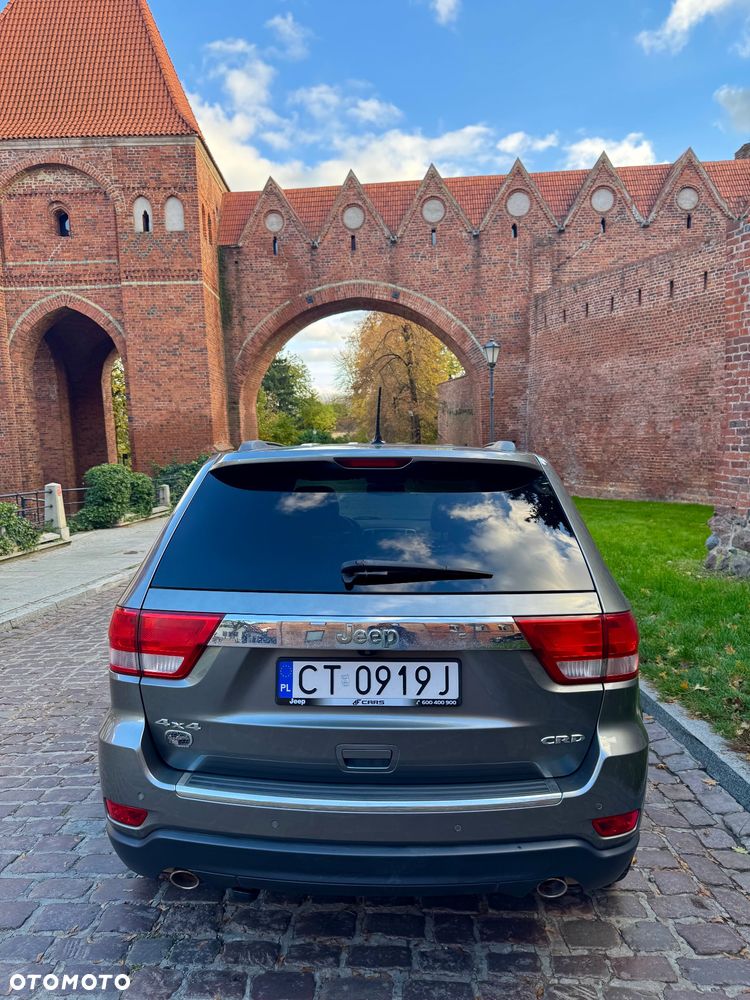 Jeep Grand Cherokee - 21