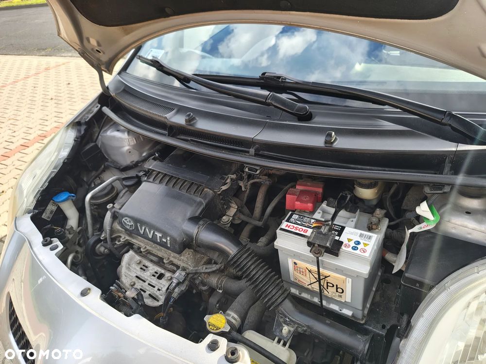 Toyota Yaris - 11