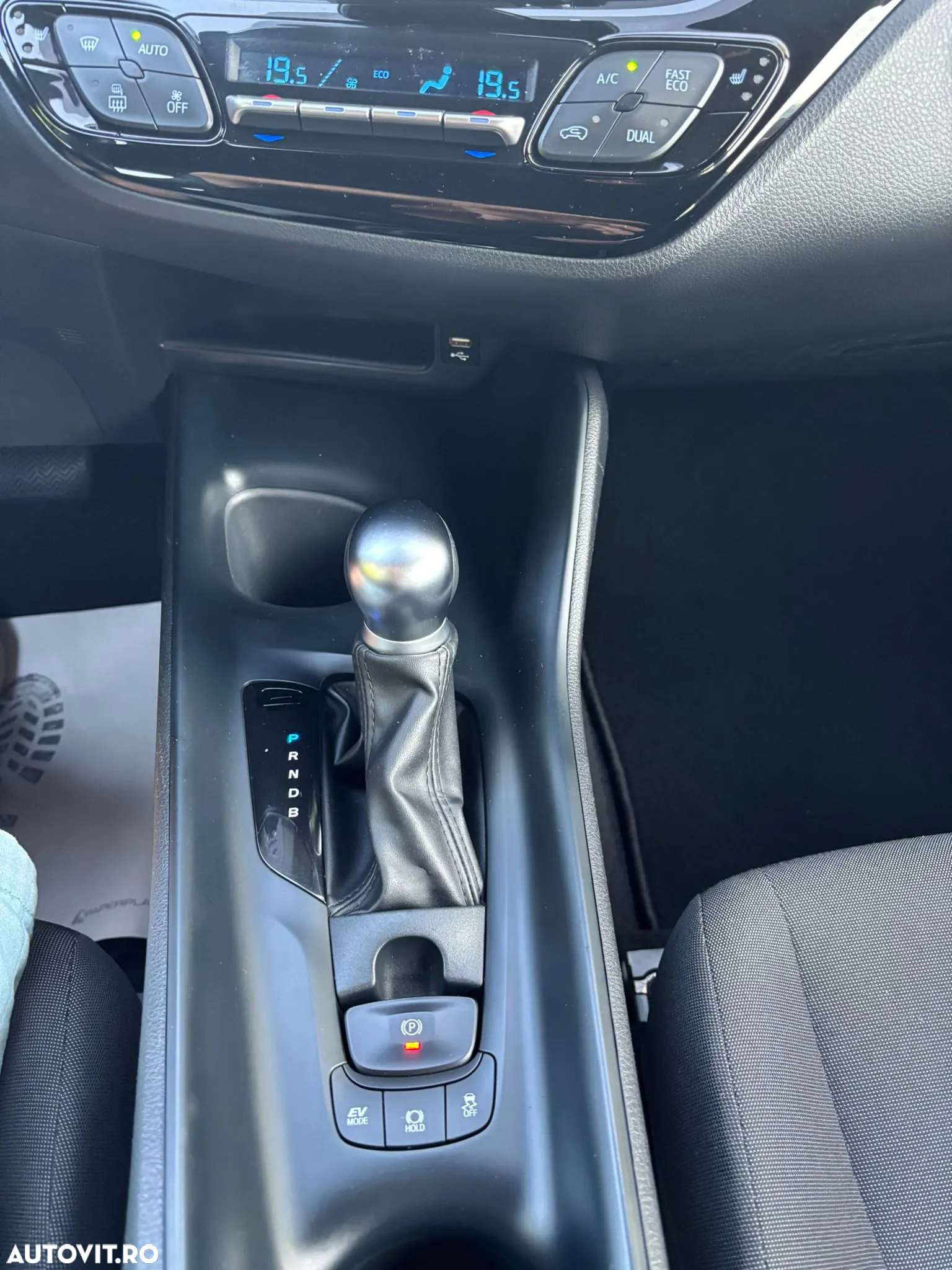 Toyota C-HR 1.8 HSD 122 CP 4x2 CVT Style - 27