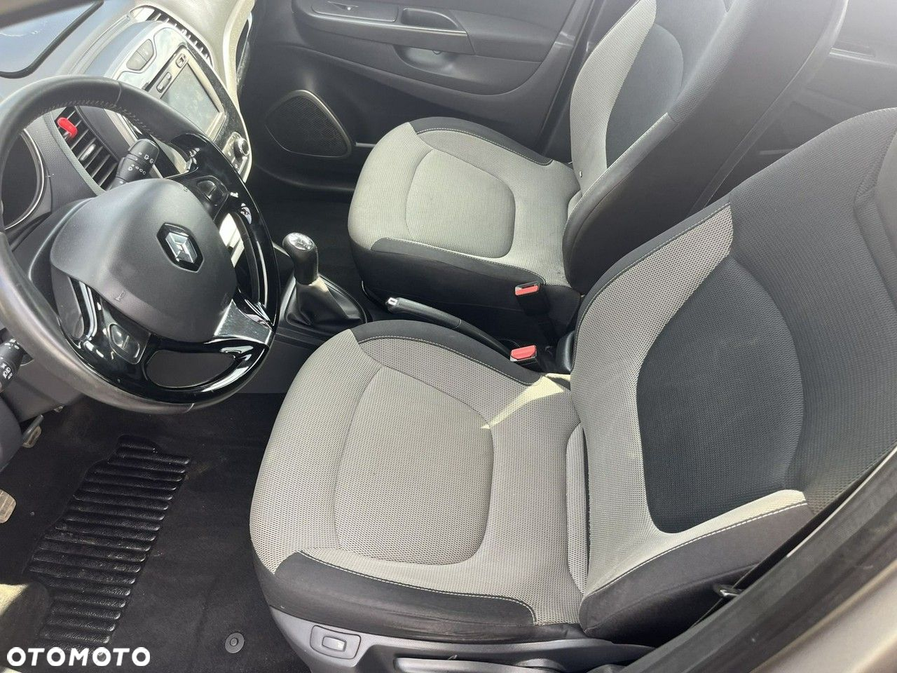 Renault Captur - 16