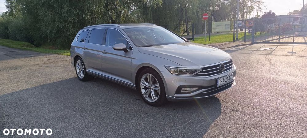 Volkswagen Passat Variant 2.0 TDI SCR DSG Elegance - 9