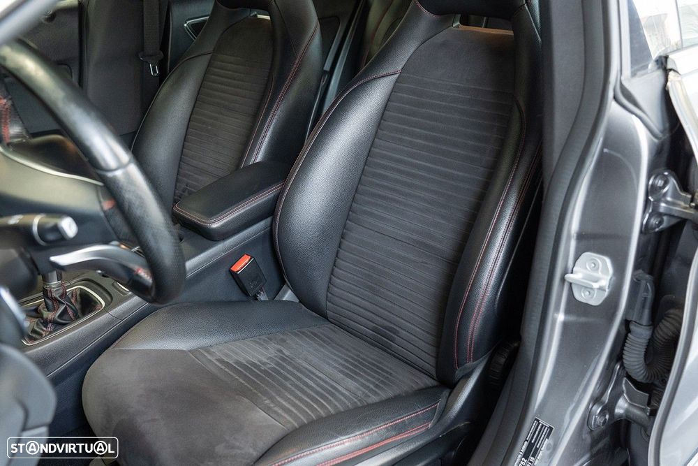 Mercedes-Benz CLA 180 CDI AMG Line - 16