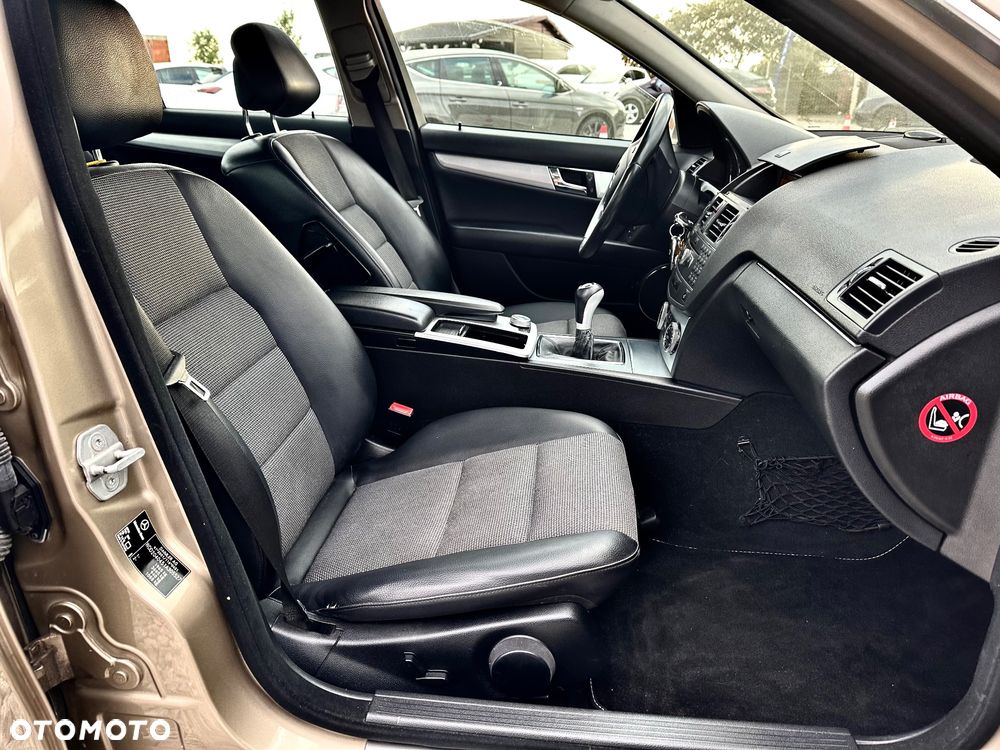 Mercedes-Benz Klasa C 180 Kompressor BlueEFFICIENCY Elegance - 15