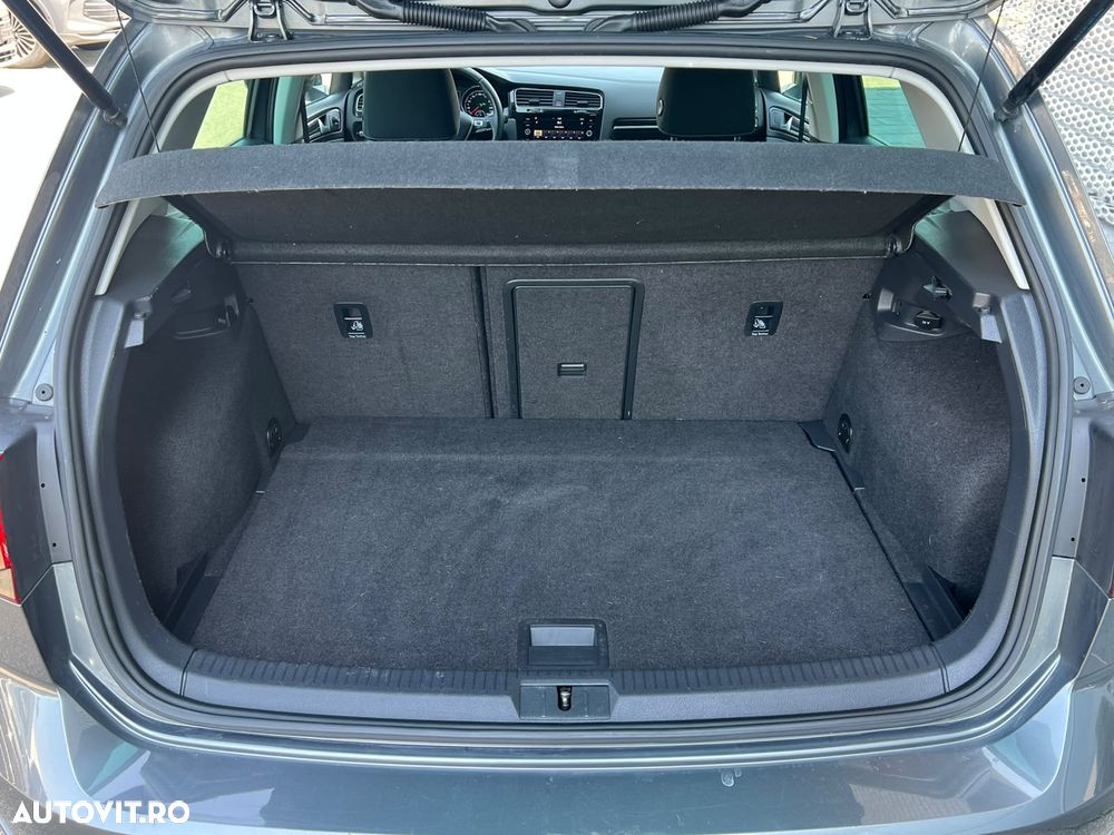 Volkswagen Golf 1.5 eTSI OPF DSG R-Line - 38