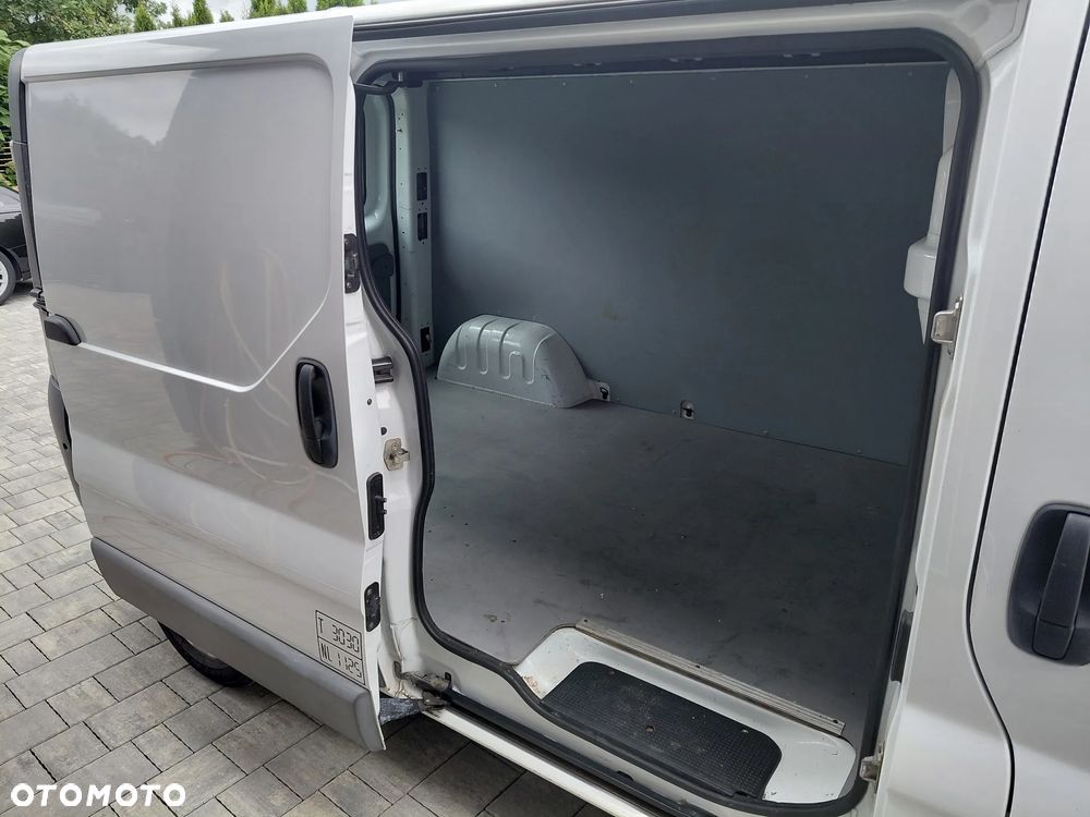 Opel Vivaro Trafic 2012 - 18