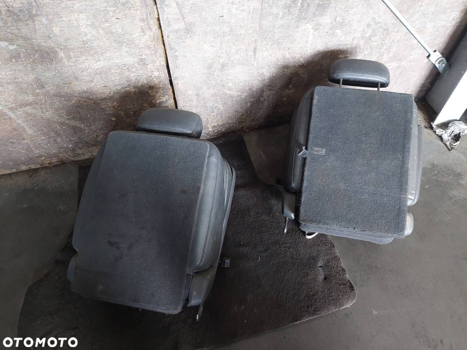 FOTEL DRUGI RZĄD LEWY TYŁ + PRAWY TYŁ CHRYSLER PACIFICA I - 4