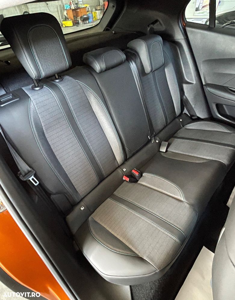 Peugeot 2008 1.2 L PureTech STT EAT8 GT Line - 10