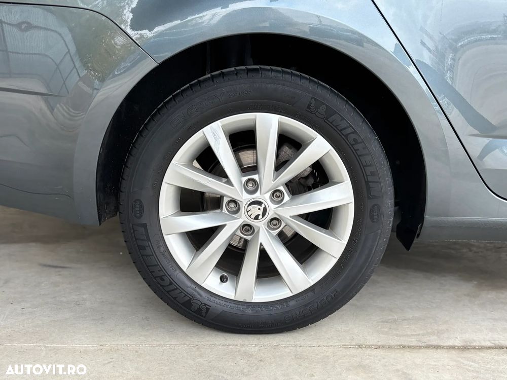 Skoda Octavia 1.6 TDI DSG Ambition - 12