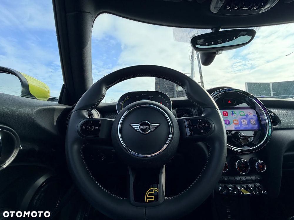 MINI Cooper SE Electric Trim - 17