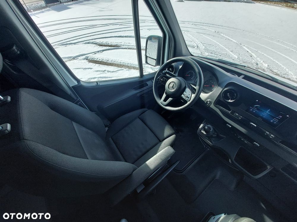 Mercedes-Benz Sprinter - 7