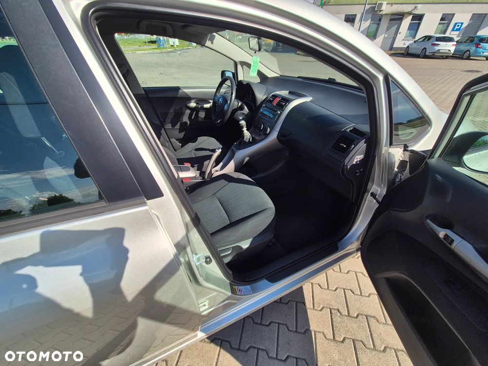 Toyota Auris - 10