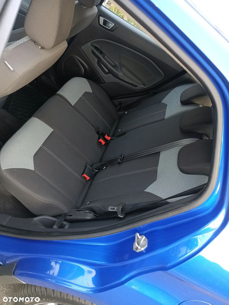 Ford EcoSport 1.5 TDCi TITANIUM - 13