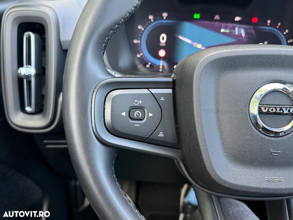 Volvo XC 40 B3 AT FWD MHEV Core - 24