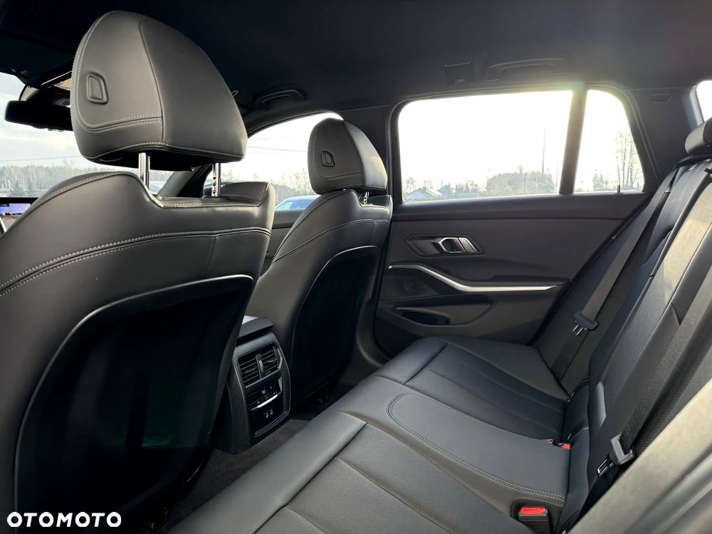 BMW Seria 3 318i - 11