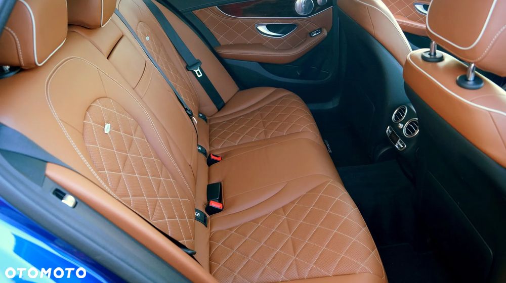 Mercedes-Benz Klasa C AMG 43 4Matic T 9G-TRONIC - 19