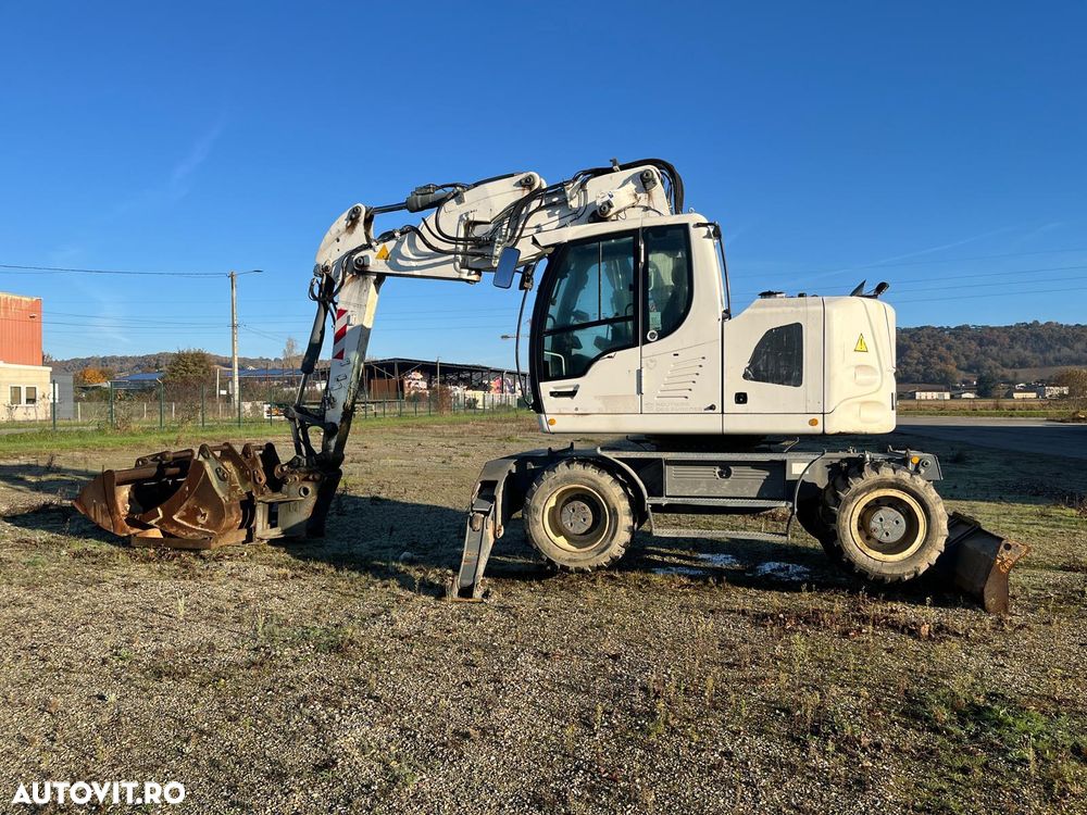 Liebherr A 914 Excavator pe roți - 24
