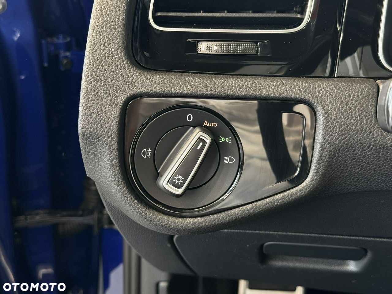 Volkswagen Golf - 22