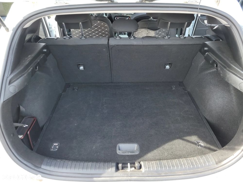 Kia Ceed 1.6 CRDi SCR M - 6