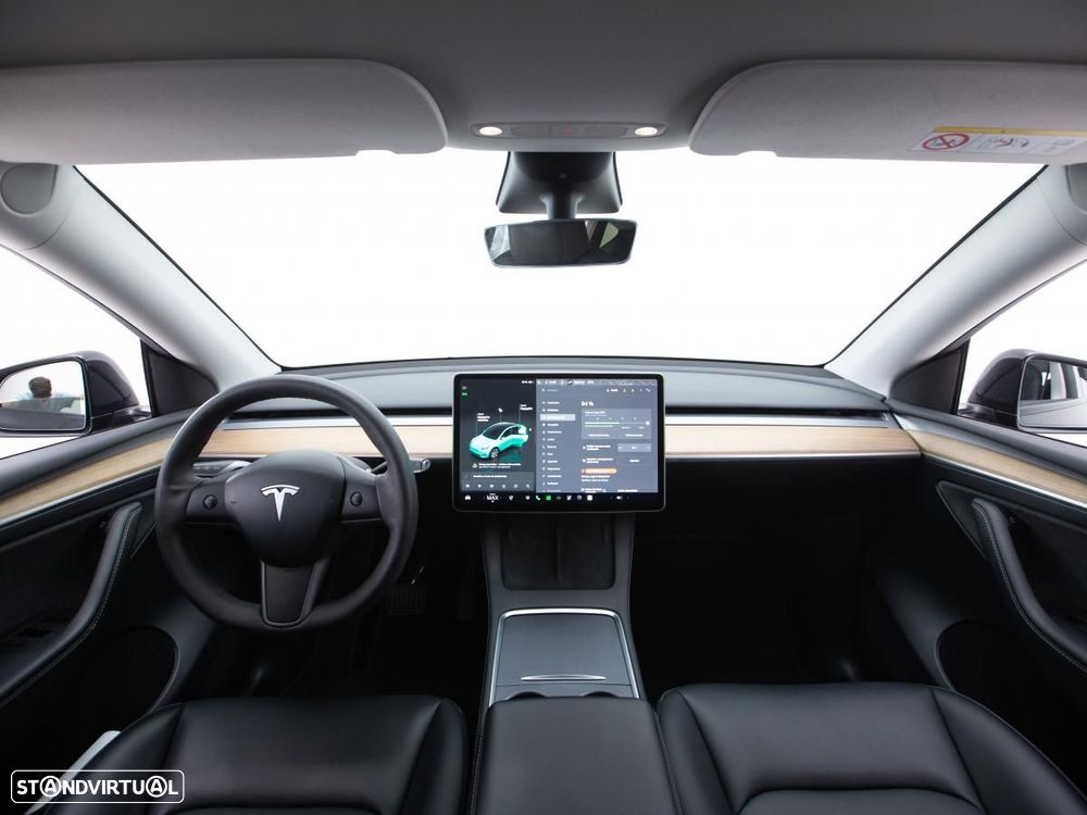 Tesla Model Y Performance Dual Motor AWD - 8