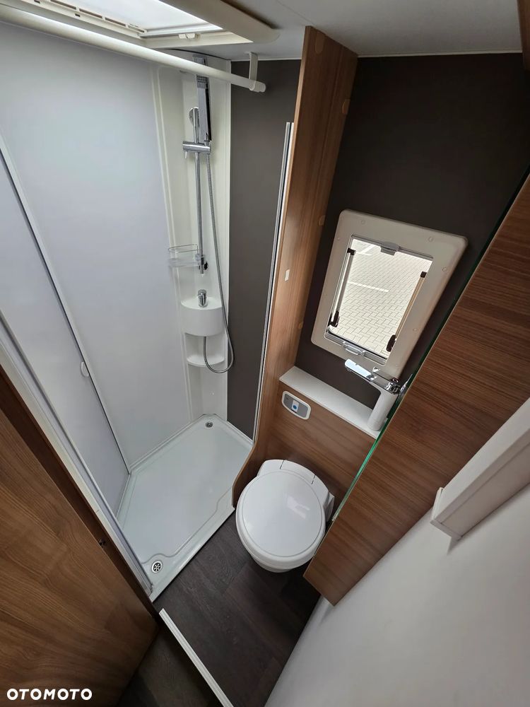 Adria Coral XL Axess 600 DP - 16