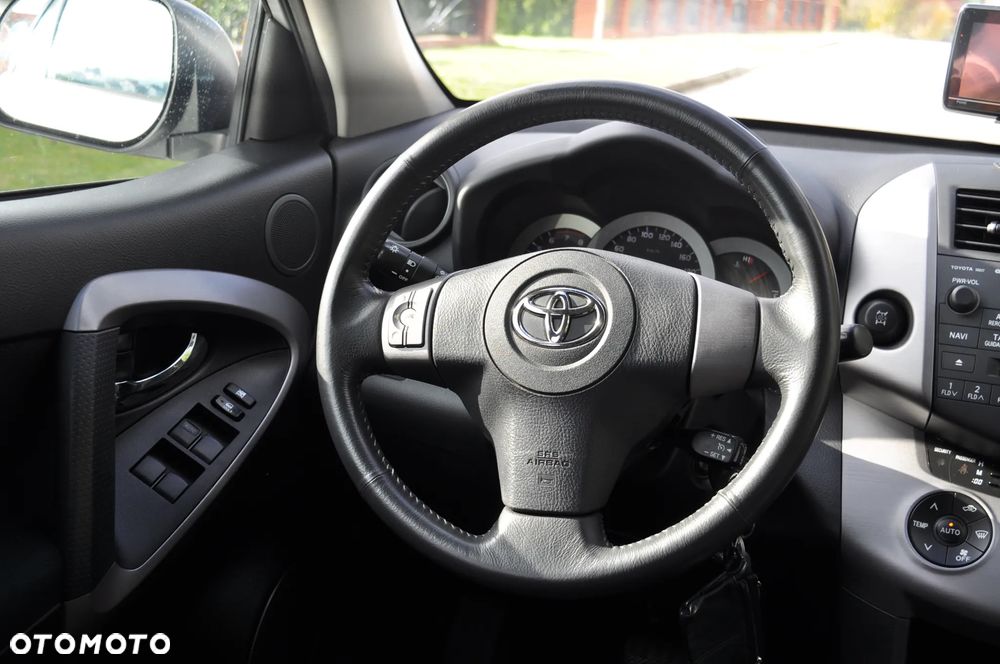 Toyota RAV4 2.0 4x4 Automatik - 28