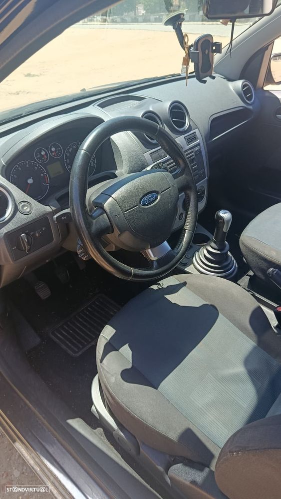 Ford Fiesta 1.25 Connection - 5