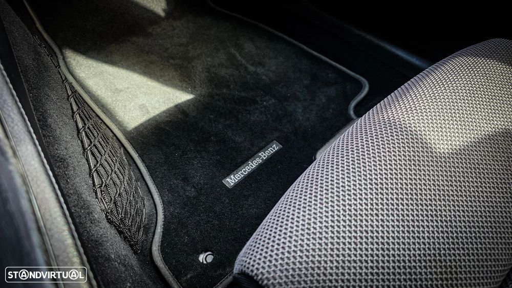 Mercedes-Benz E 200 d Avantgarde - 18