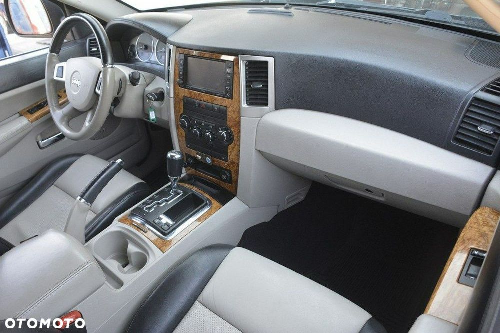 Jeep Grand Cherokee - 13