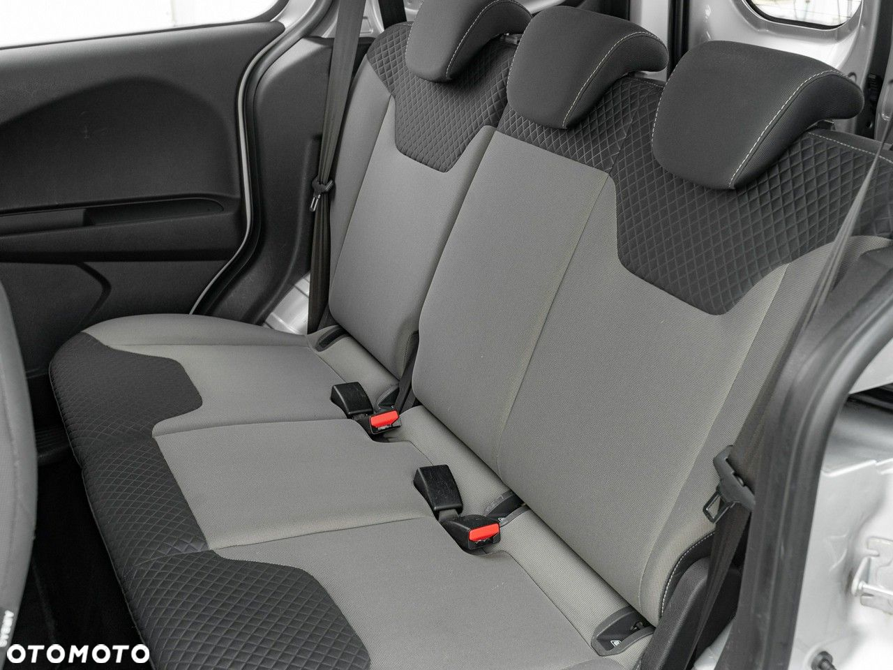 Ford Transit Courier 1.0 EcoBoost Trend - 21