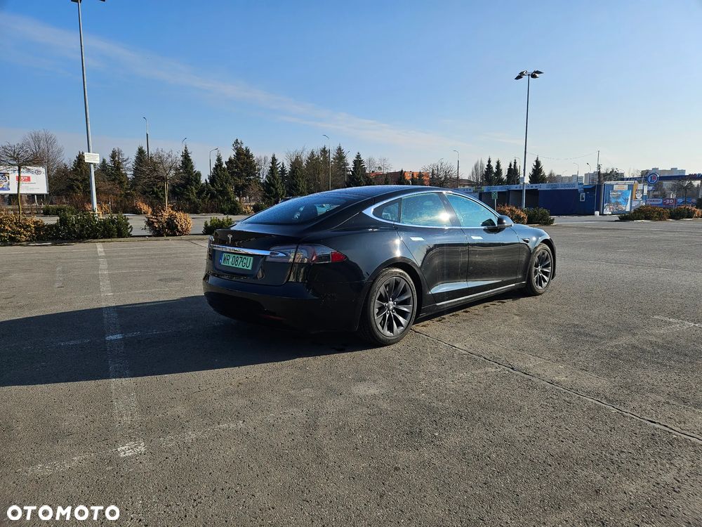 Tesla Model S - 17