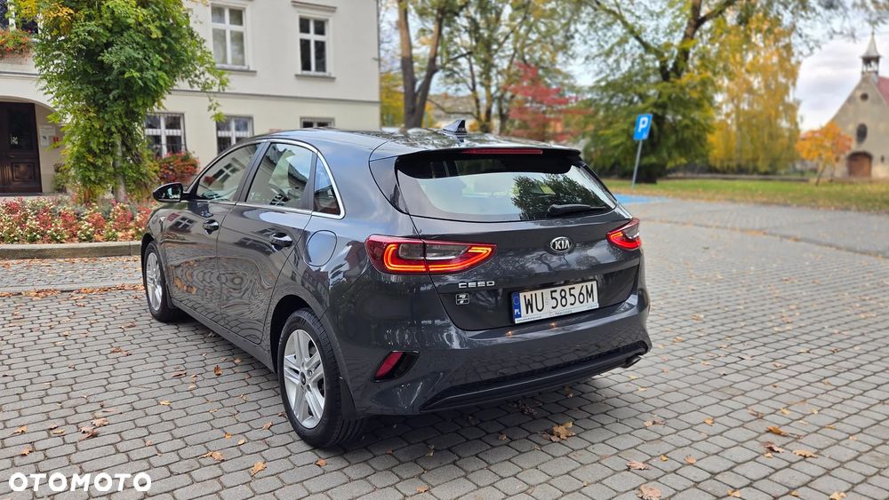 Kia Ceed - 8