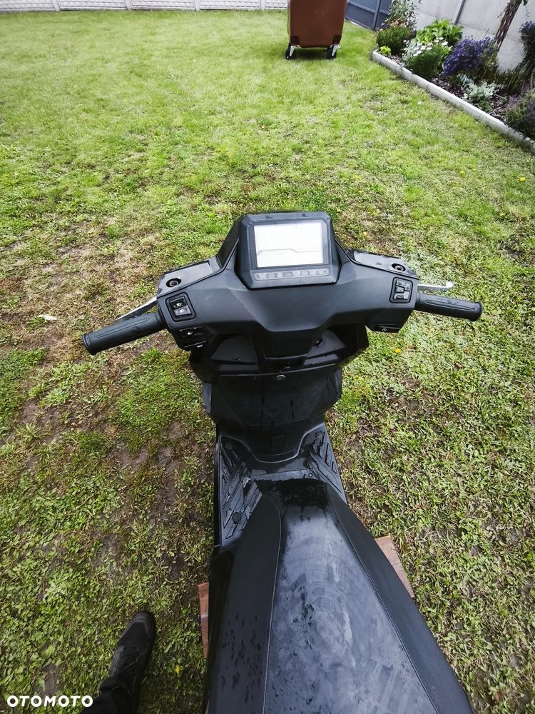 Peugeot Tweet - 19