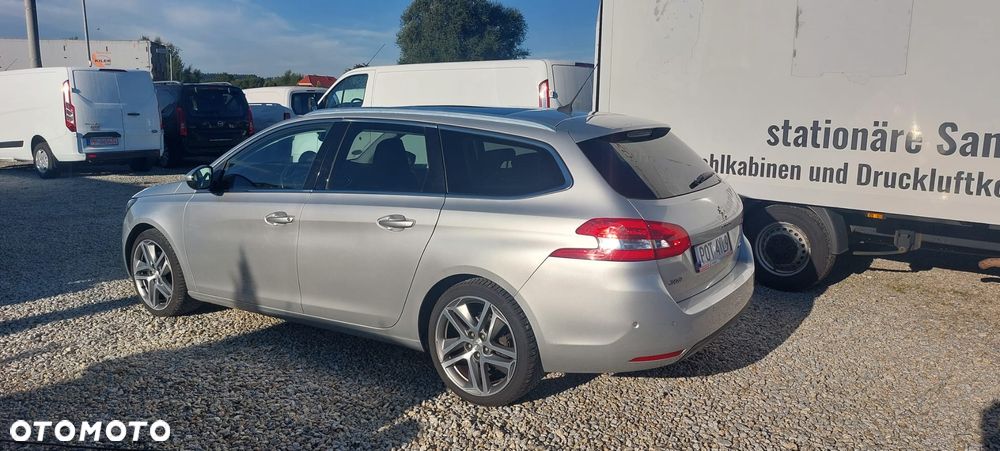 Peugeot 308 HDi FAP 150 Business Line Niveau 2 - 3