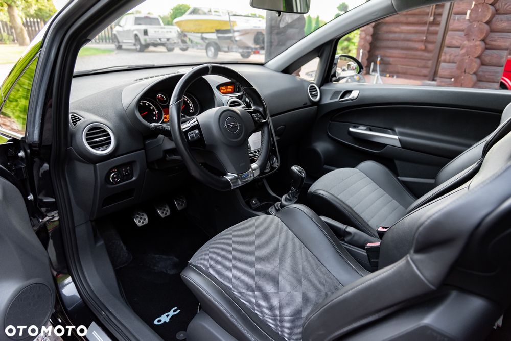Opel Corsa 1.6T OPC - 17