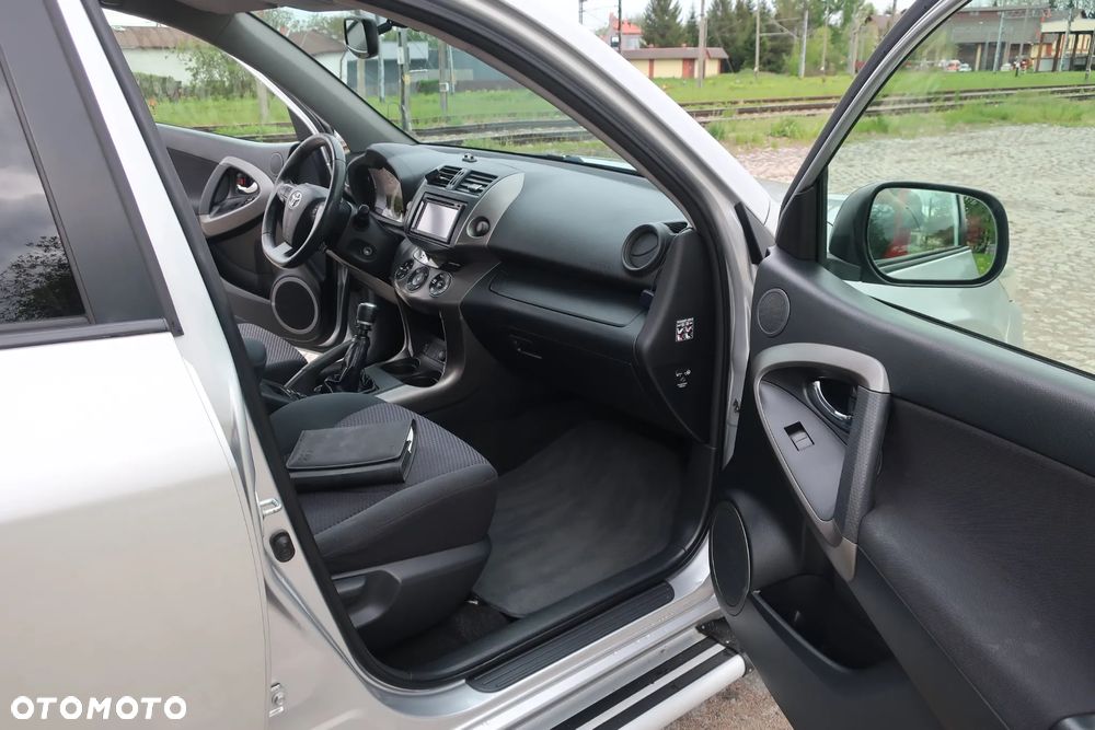 Toyota RAV4 2.2 D-4D 4x4 Executive - 14