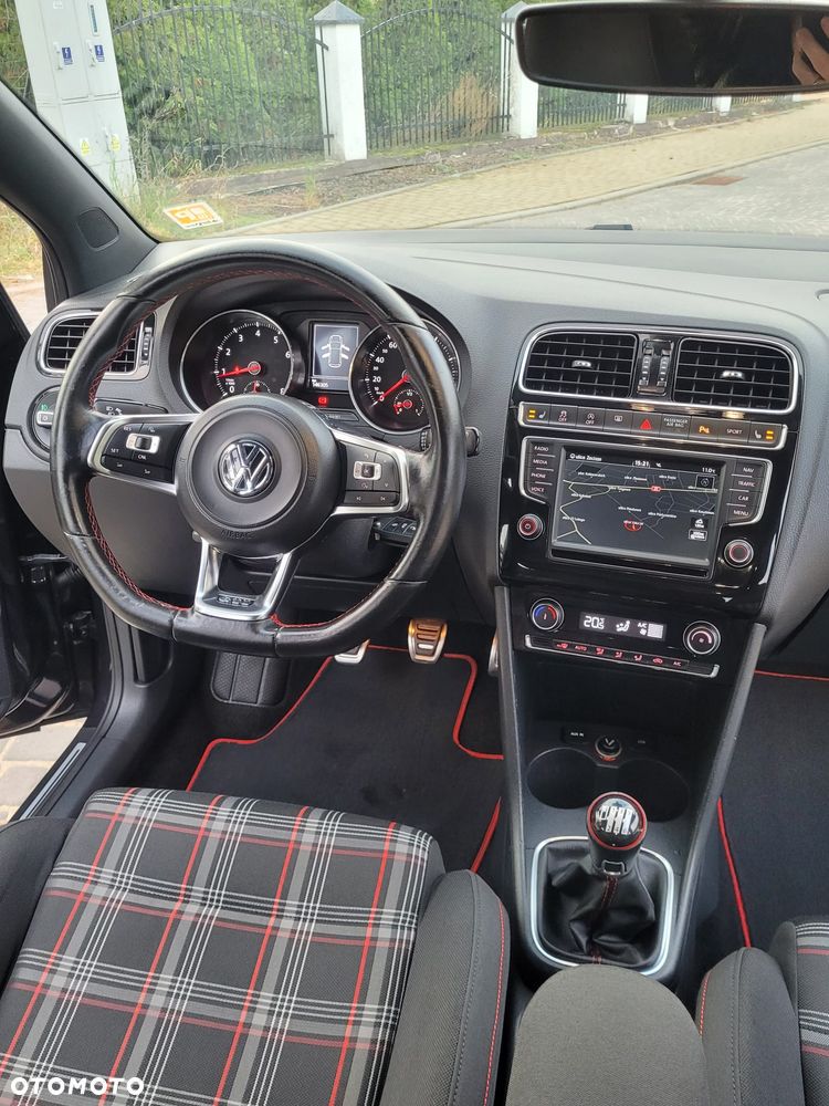 Volkswagen Polo 1.8 TSI BMT GTI - 13