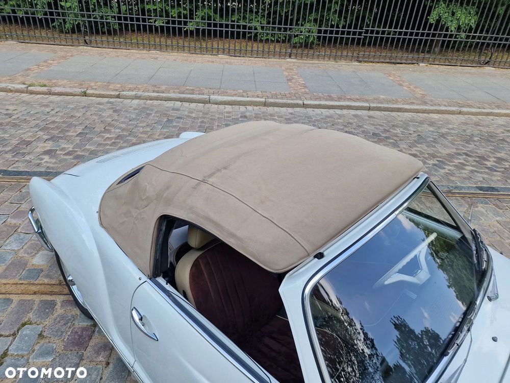 Volkswagen Karmann Ghia - 36