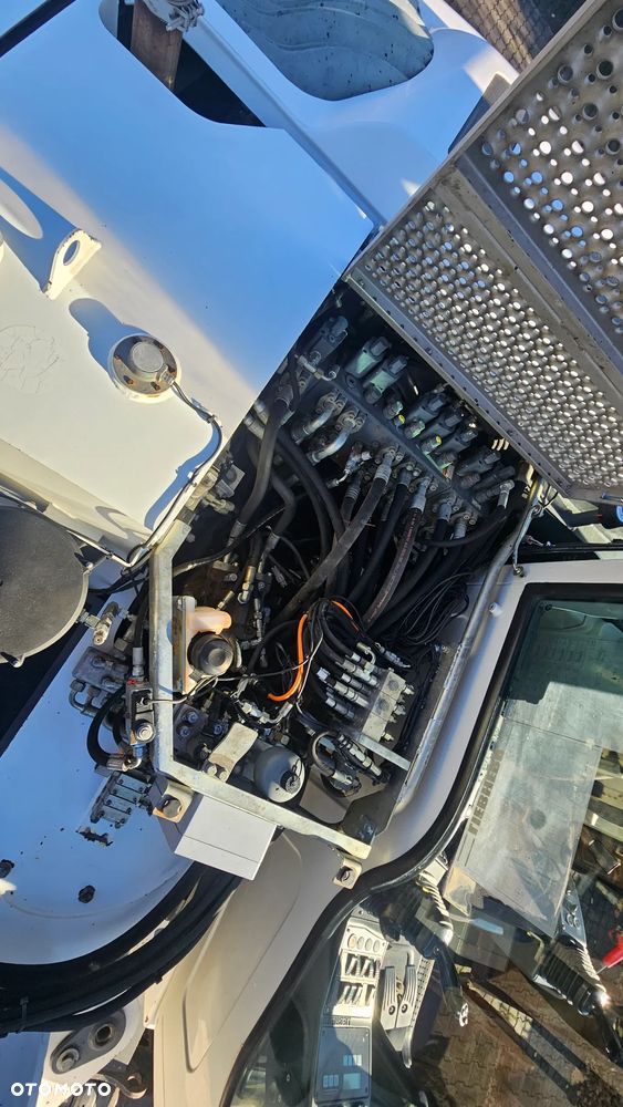 Liebherr A311 - 24