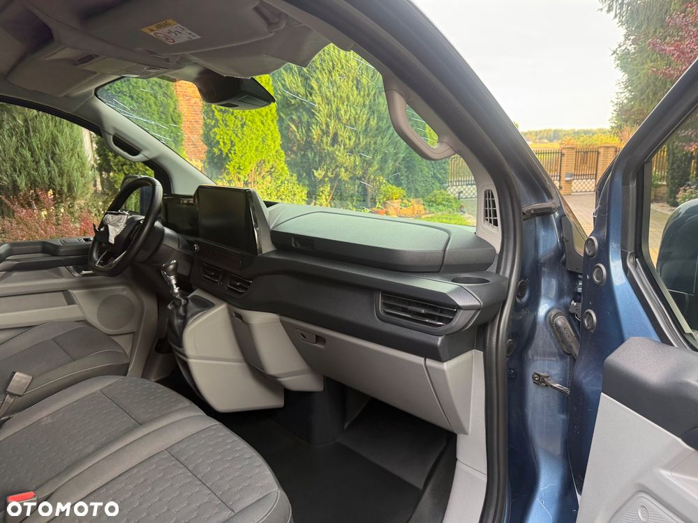 Ford Transit Custom 320 L2H1 Limited 2.0 150KM - 27