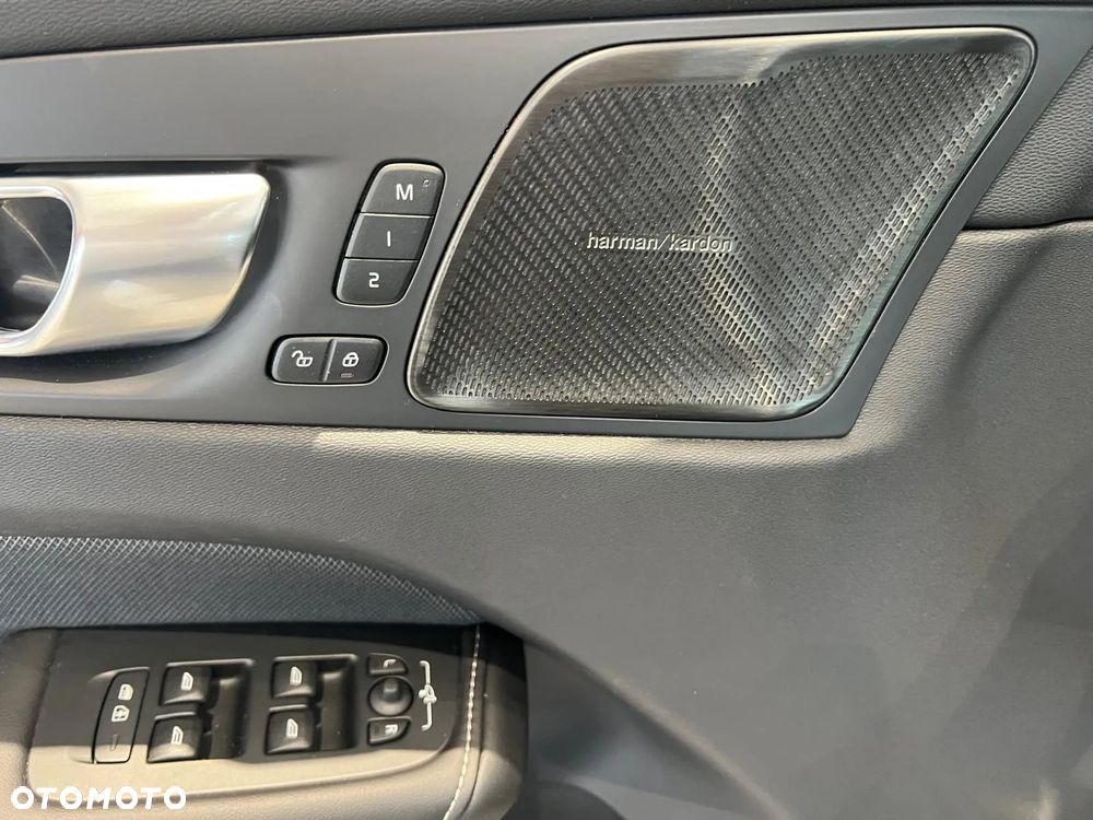 Volvo XC 60 - 25