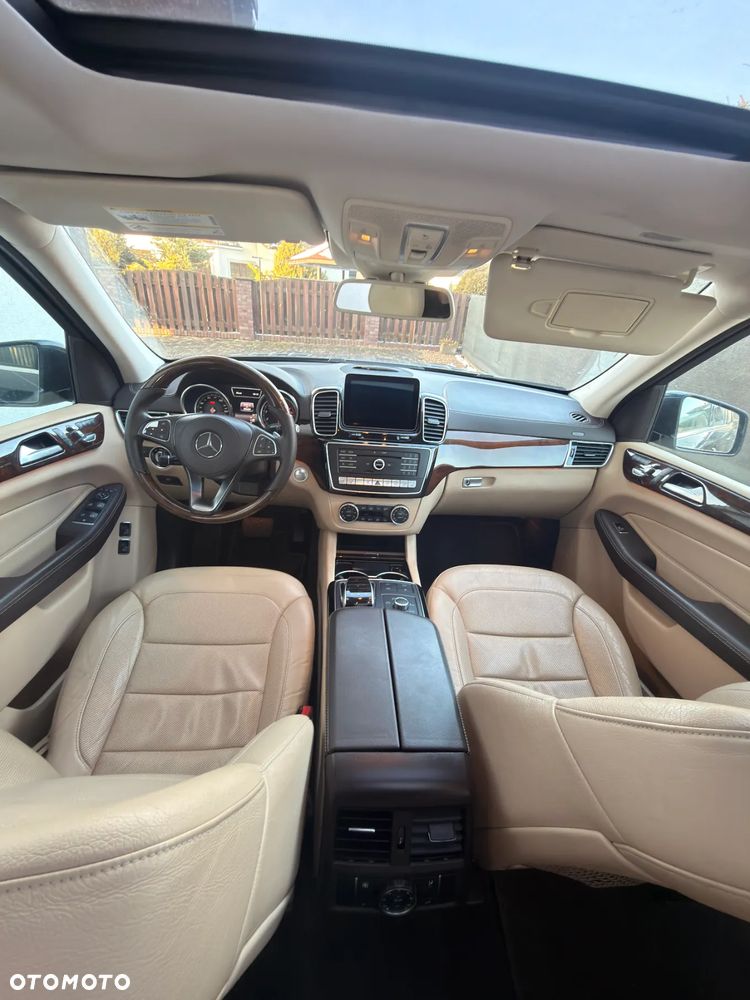 Mercedes-Benz GLS - 9