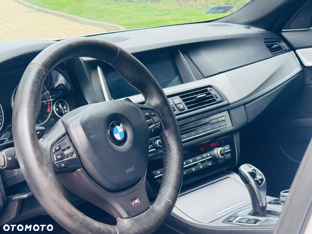 BMW Seria 5 530d xDrive - 28