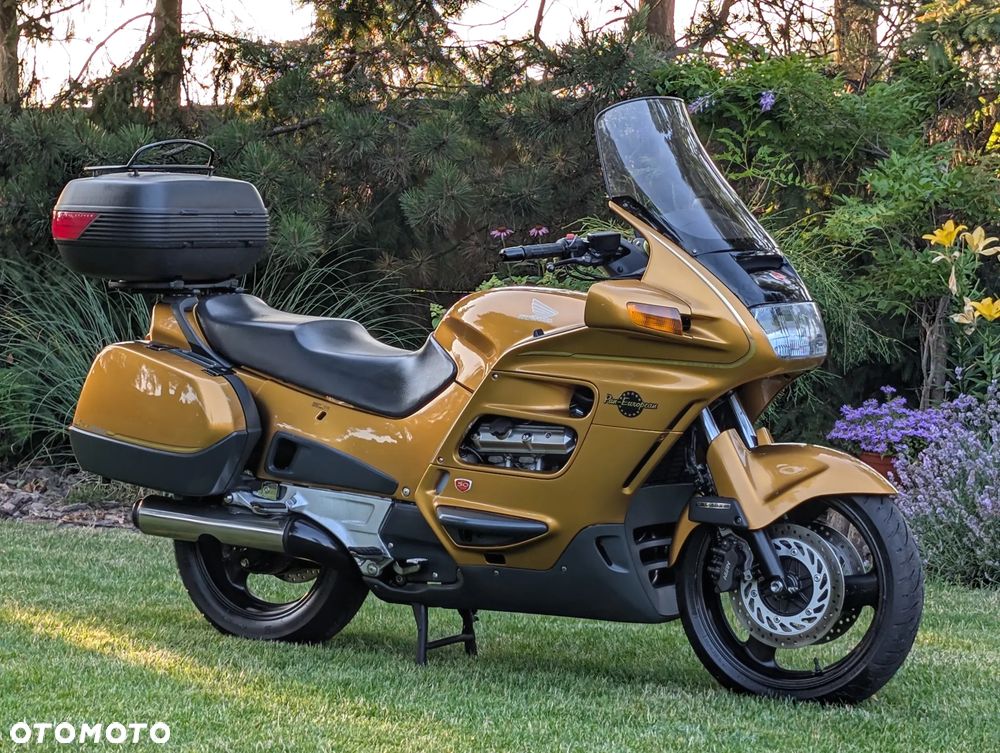 Honda ST - 40