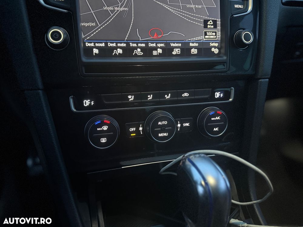 Volkswagen Golf - 31